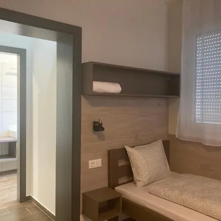 Szuerke Juhar Vendeghaz ソンバトヘイ