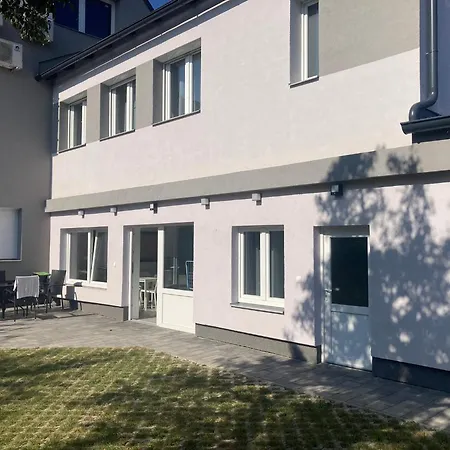 Szuerke Juhar Vendeghaz Pensjonat 4*