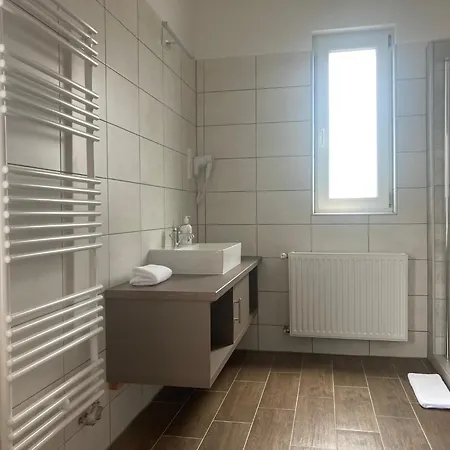 Szuerke Juhar Vendeghaz 4*