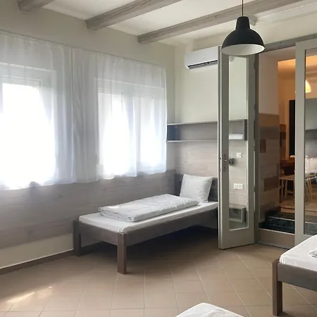 Szuerke Juhar Vendeghaz ソンバトヘイ