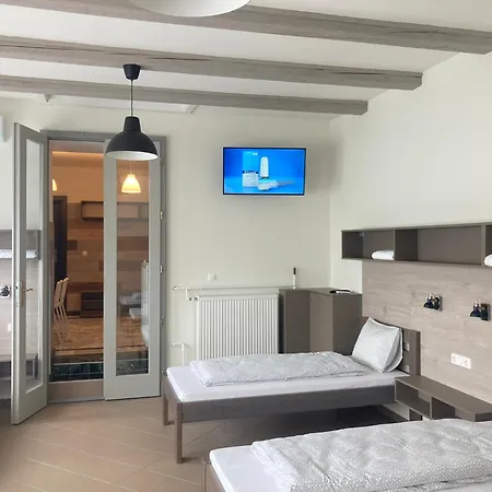 Szuerke Juhar Vendeghaz Pensjonat 4*