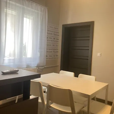 Szuerke Juhar Vendeghaz ソンバトヘイ