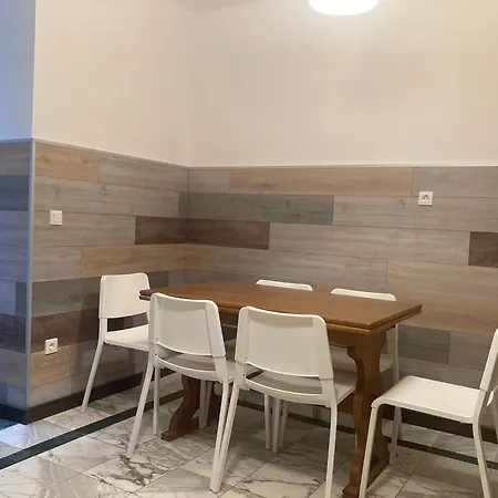 ゲストハウス Szuerke Juhar Vendeghaz