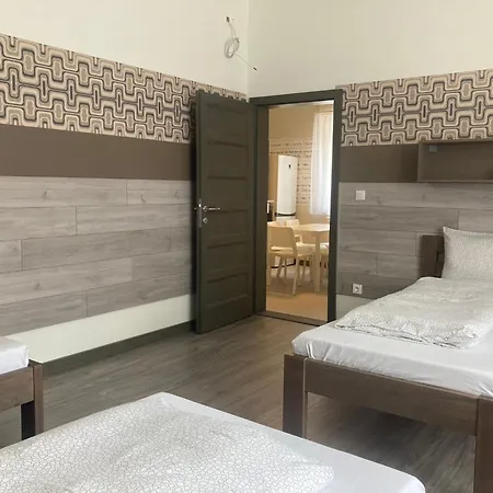 Szuerke Juhar Vendeghaz ソンバトヘイ