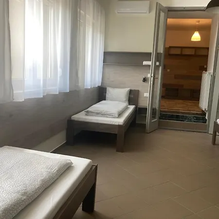 Szuerke Juhar Vendeghaz ゲストハウス